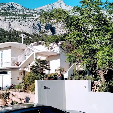 Flores With Garden & Sea View * ماكارسكا